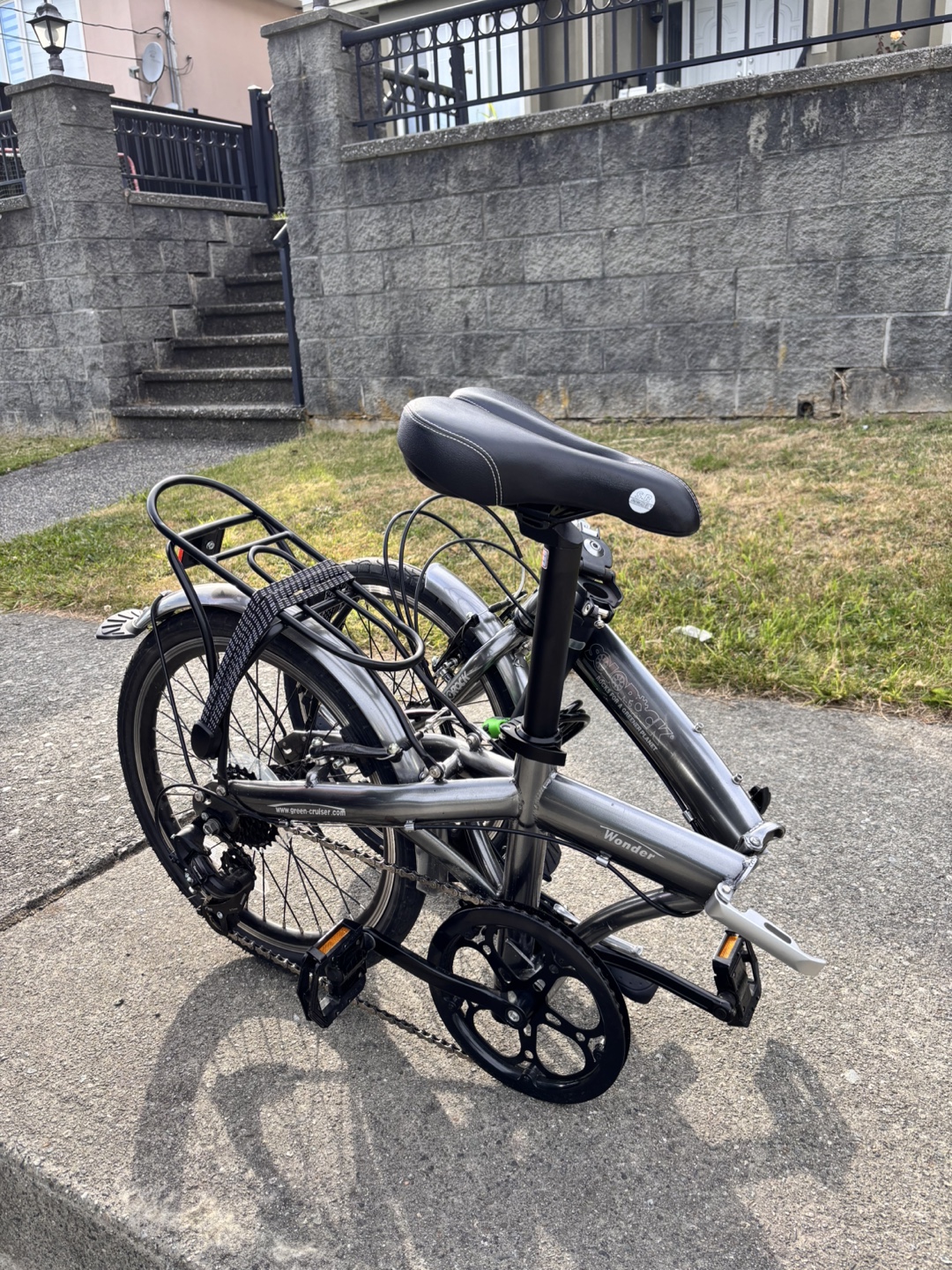 SOLOROCK Folding Bike 20" – Helmet, Lock, Pump Included - photo 4