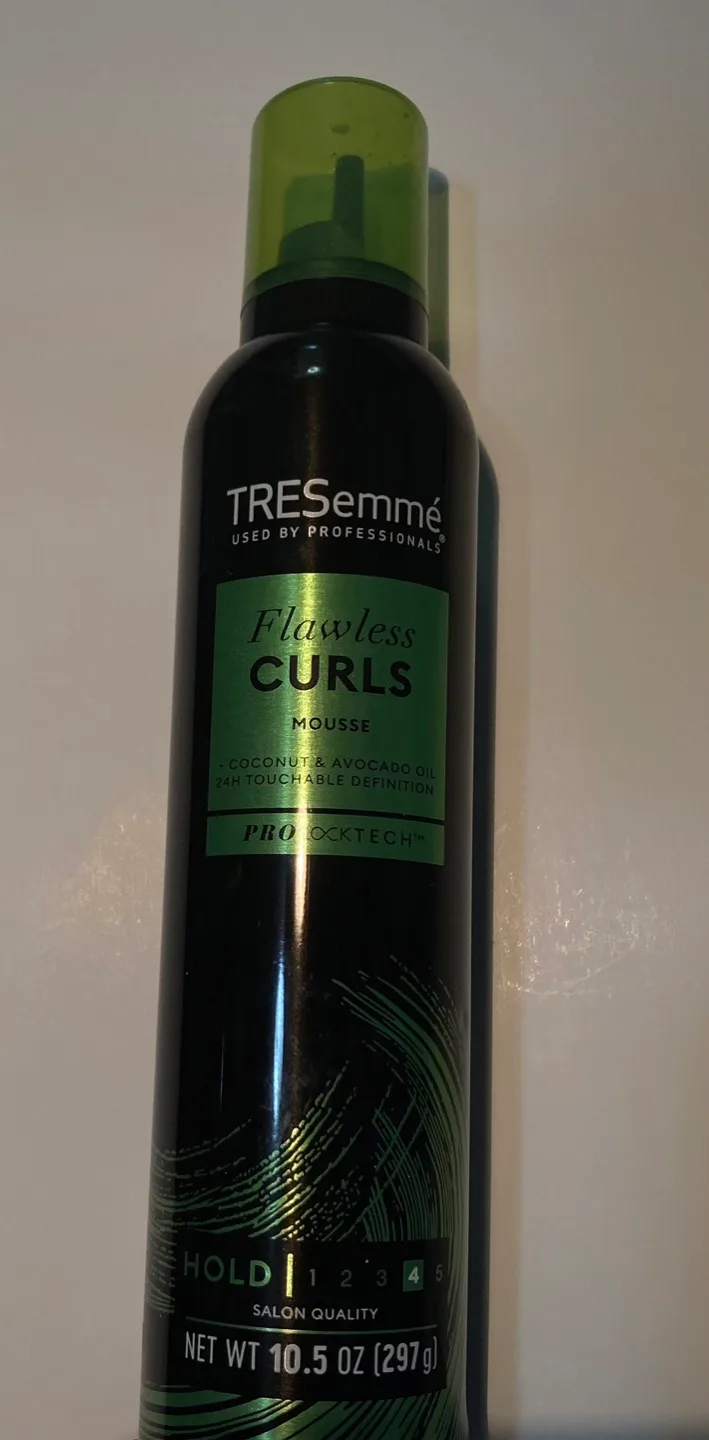 TRESemmé Flawless Curls Mousse 10.5 oz thumbnail