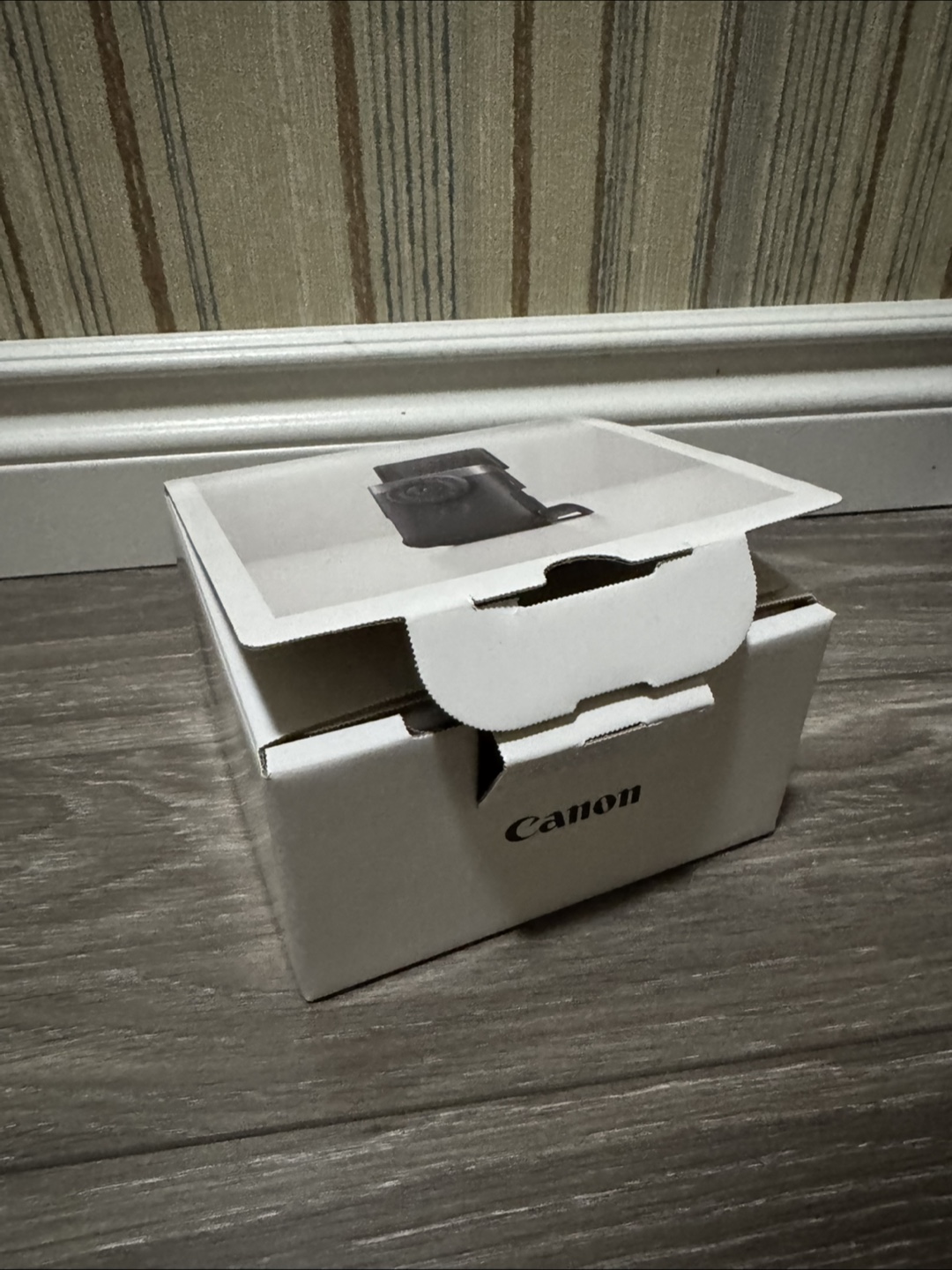 Canon Powershot V10 Digital Camera - photo 4