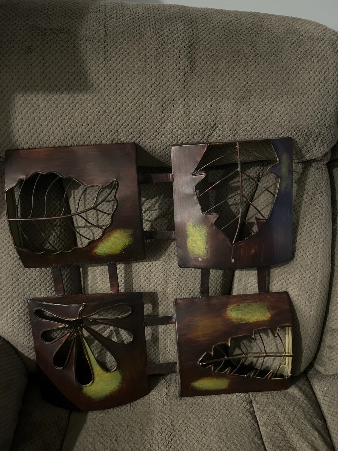 Metal Leaf Wall Decor thumbnail