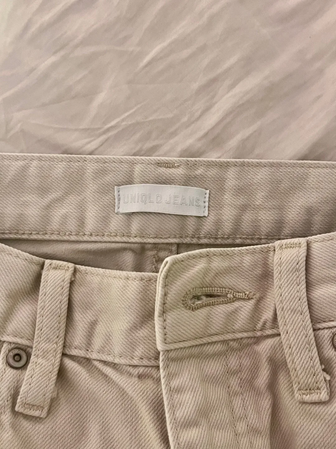 Beige Uniqlo Jeans image indicator(2)