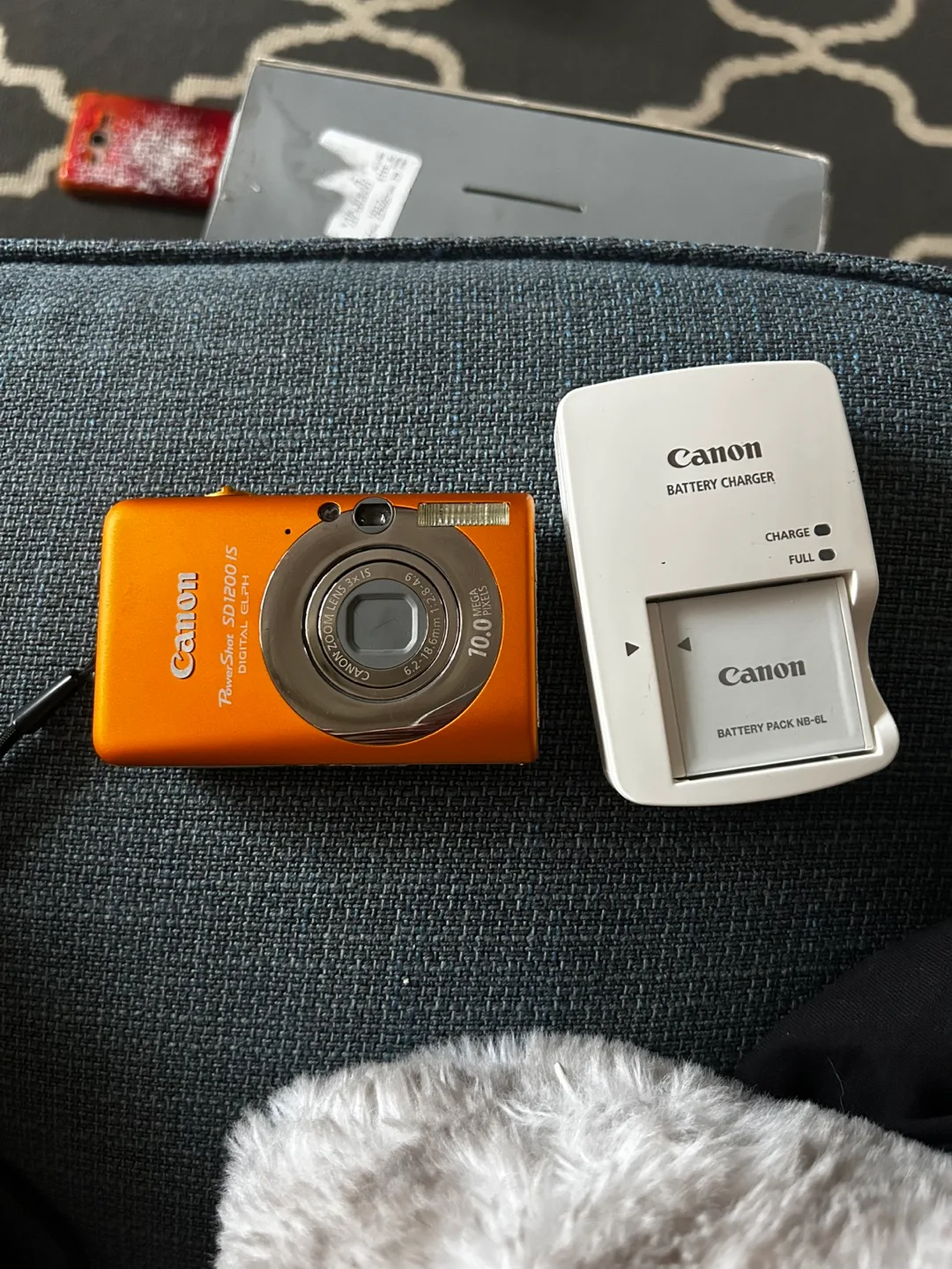 Canon PowerShot SD1200 IS Digital ELPH Camera thumbnail
