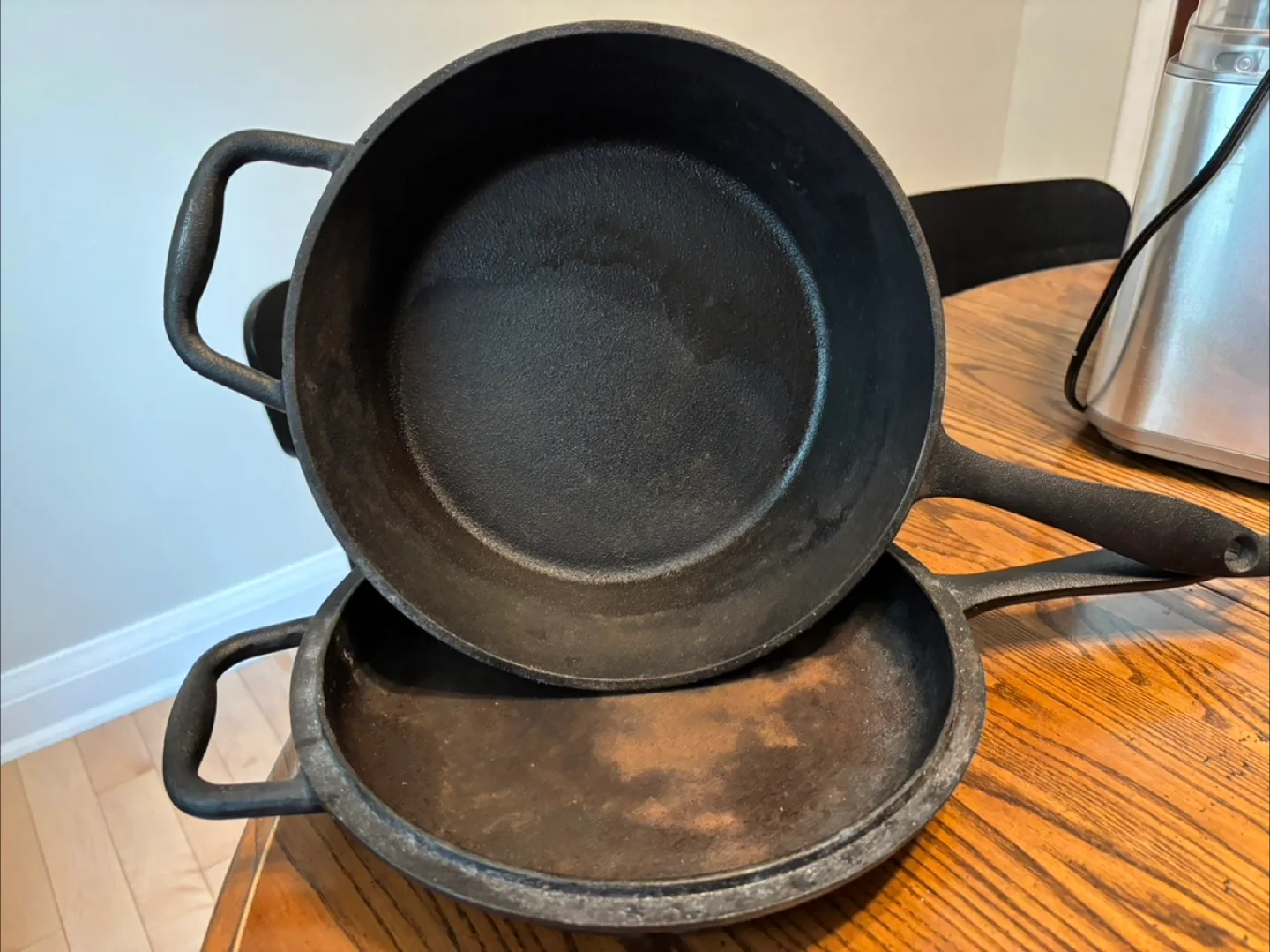 Lagostina 3L Cast Iron set of Pans thumbnail