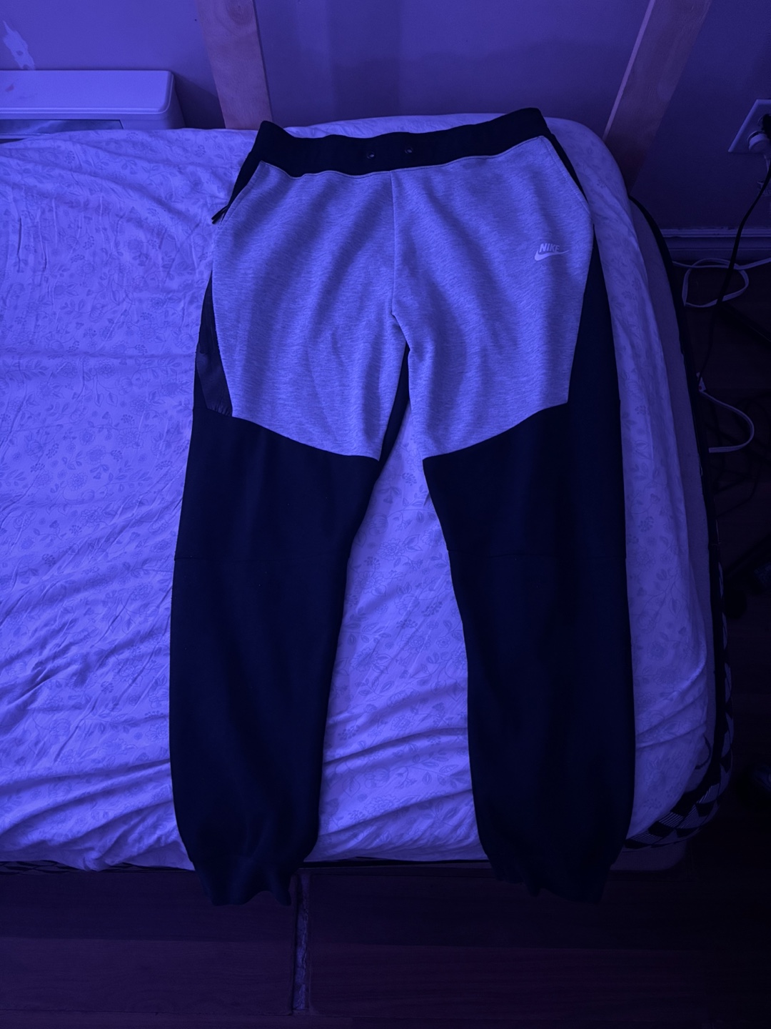 Nike Tech Fleece Pants - Grey & Black
