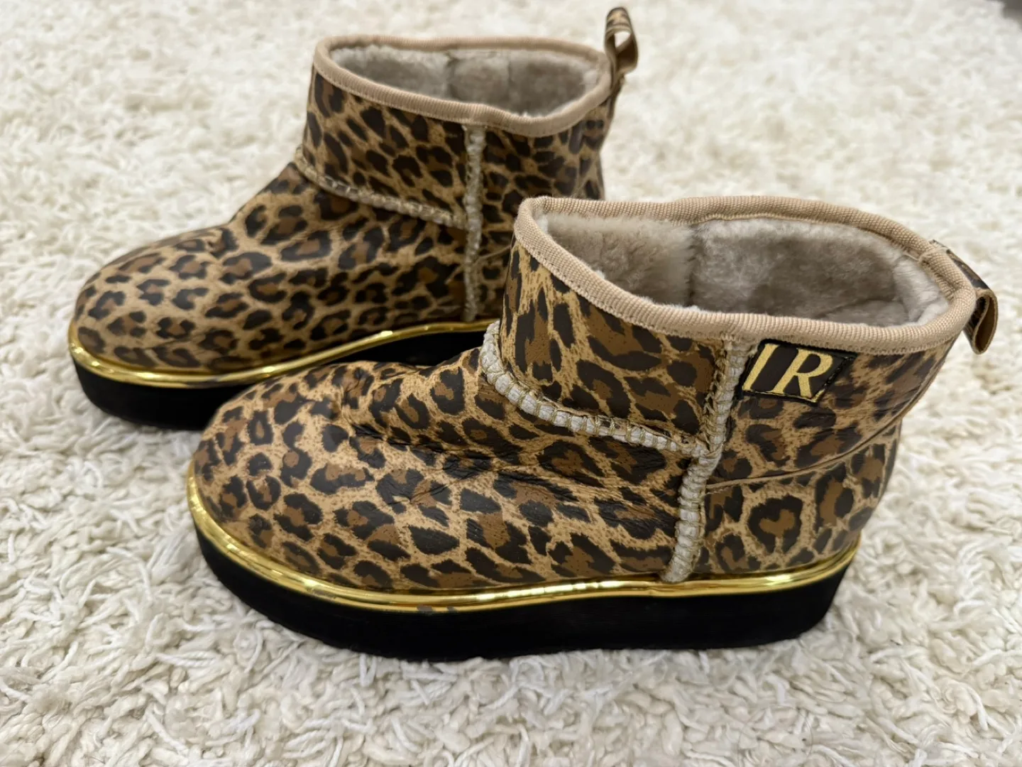 Renzoni Leopard Print Platform Boots size 7 thumbnail