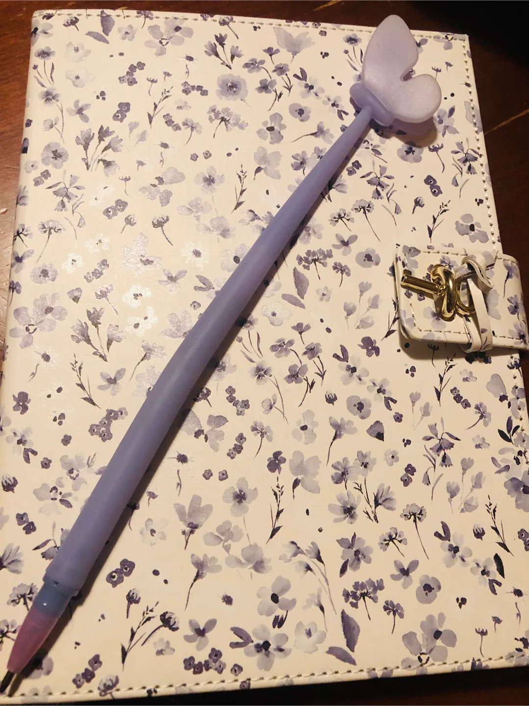 🇨🇦NEW Nóta Floral Journal with Pretty Butterfly Pen thumbnail