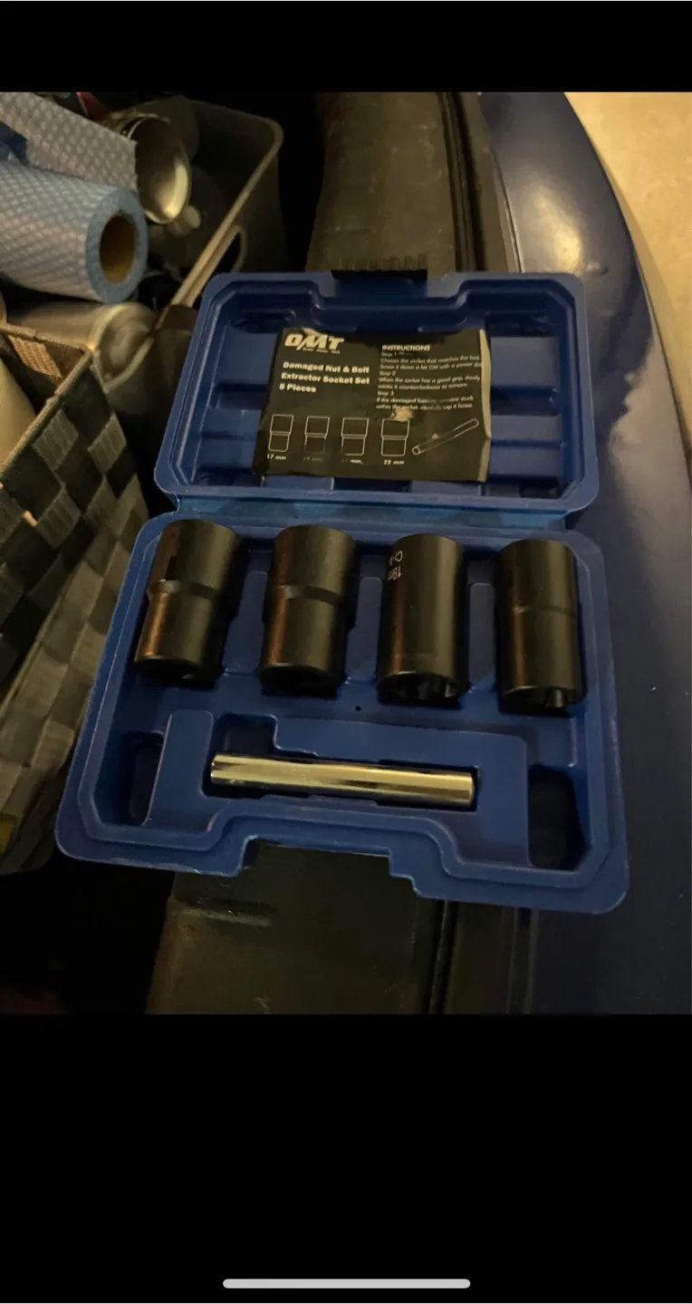 Omt Damaged Nut & Bolt Extractor Socket Set - 5 Pieces thumbnail