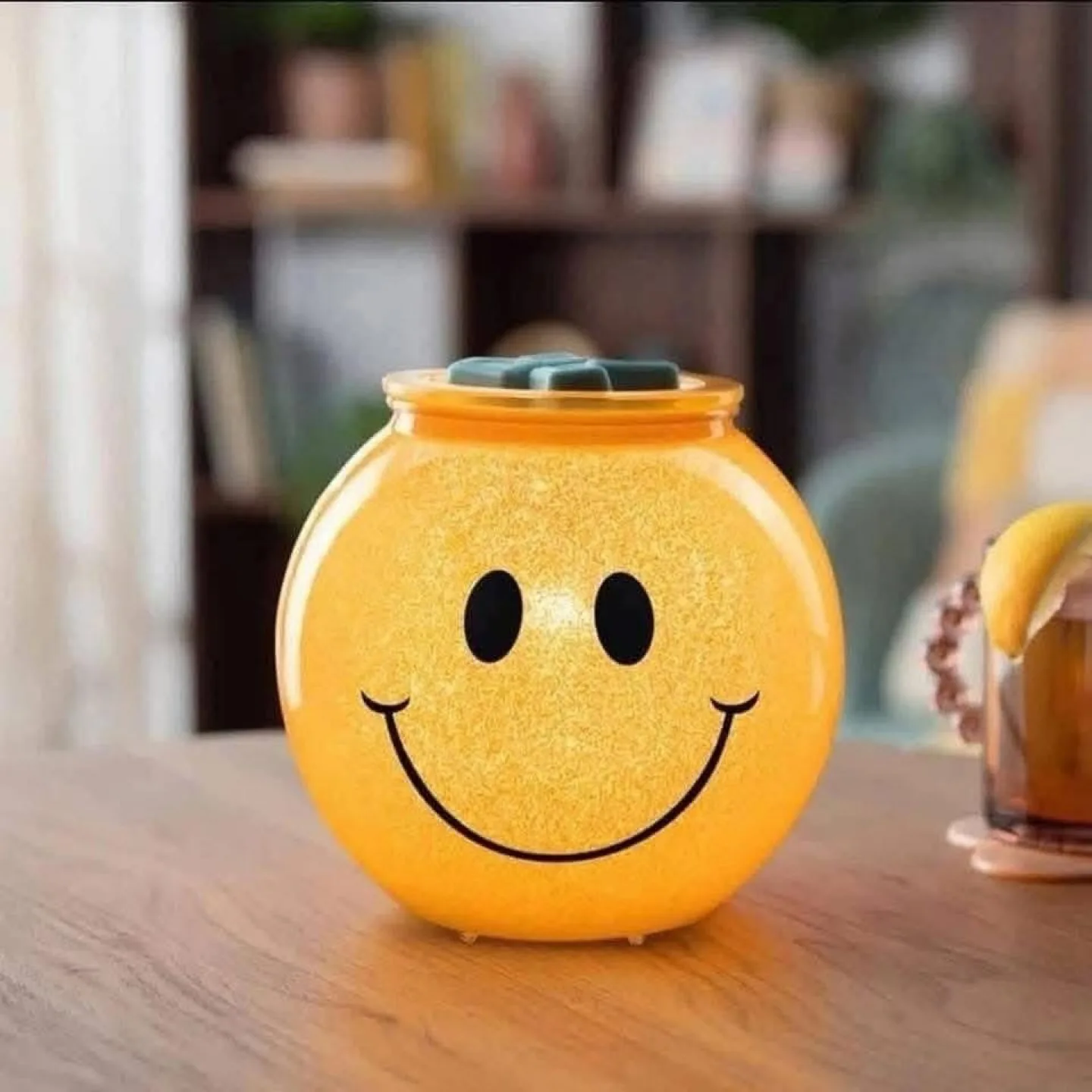Scentsy’s Share a Smile Warmer! Help fight Childhood Cancer. thumbnail
