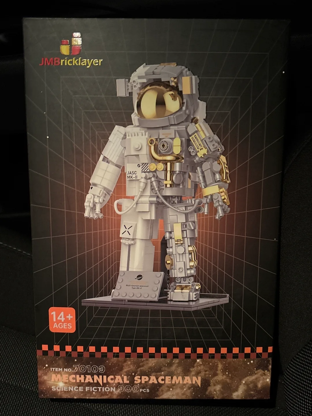 JMBricklayer Mechanical Spaceman 900pcs - New in Box! thumbnail