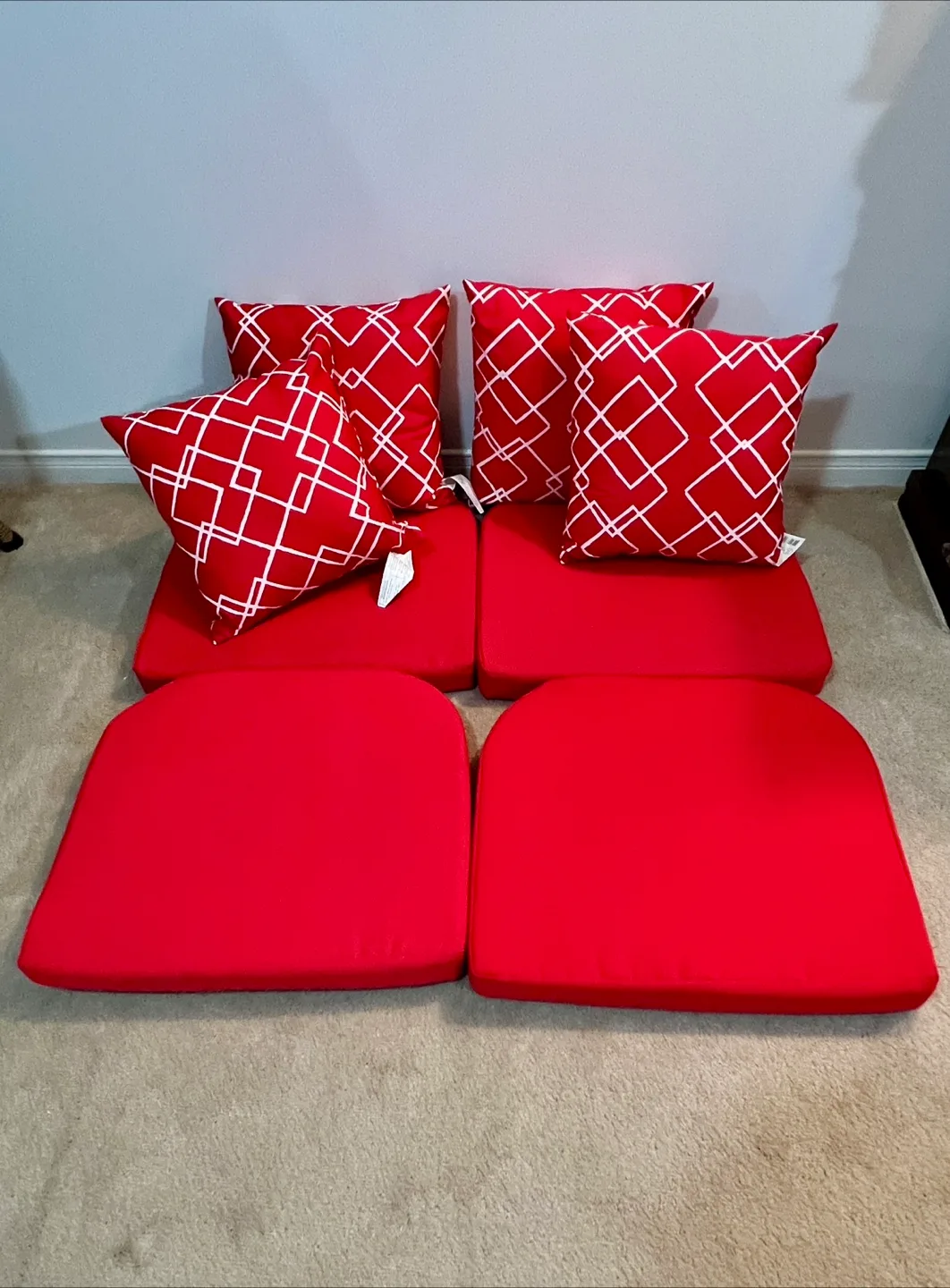 Red outdoor cushions and pillows (4 + 4) thumbnail