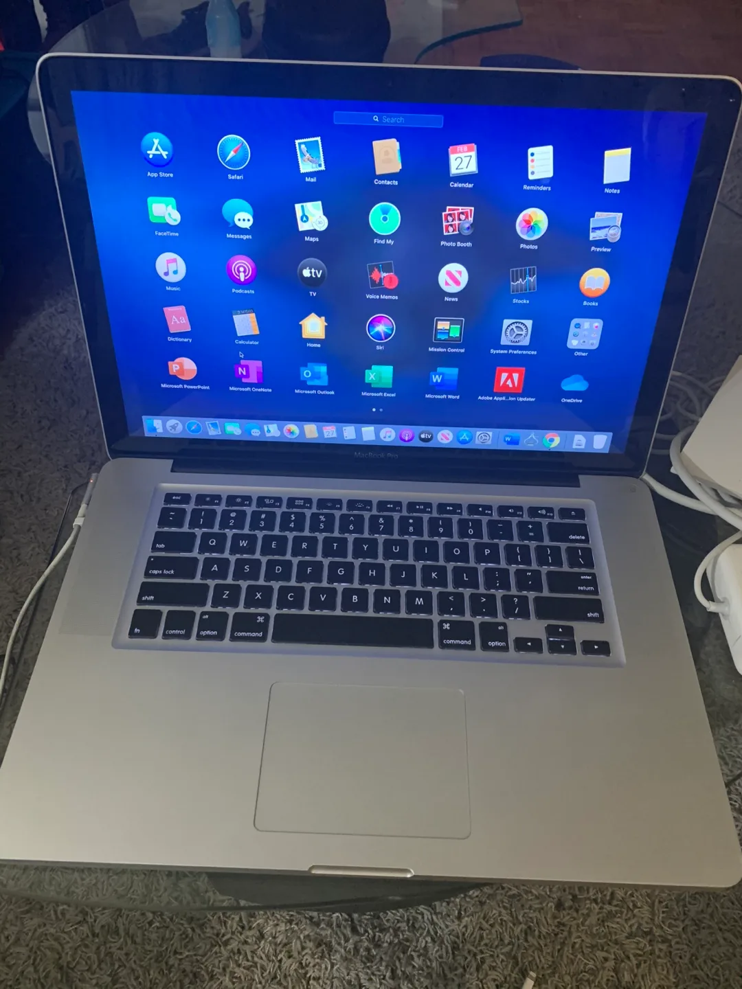 MacBook Pro 15”750GB Storage 2019 Adobe MS Office thumbnail