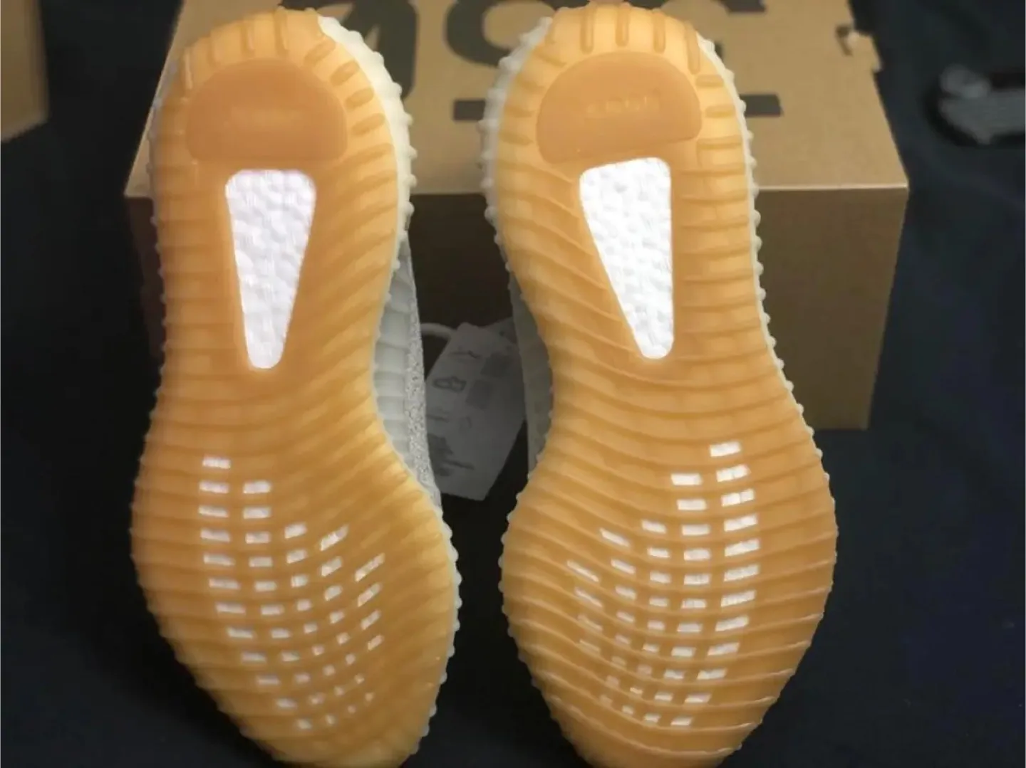 Brand New Adidas Yeezy Boost 350 V2 'Sesame' - Men's US 9.5 image indicator(4)