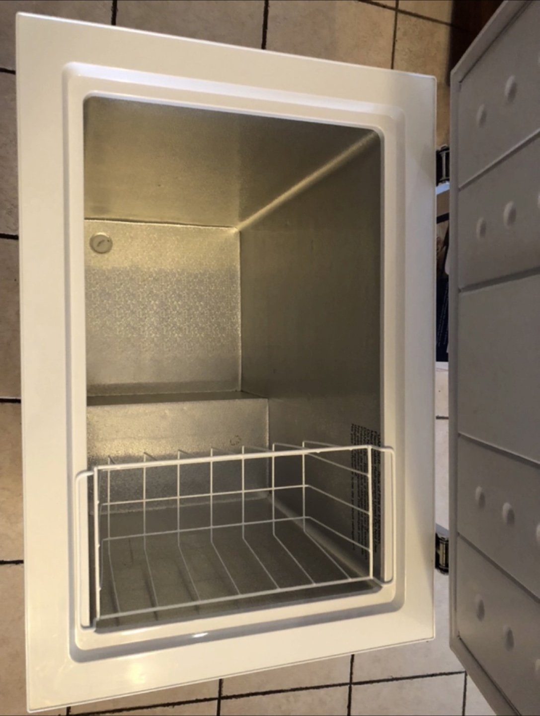 Arctic King Chest Freezer - Like New! - photo 3