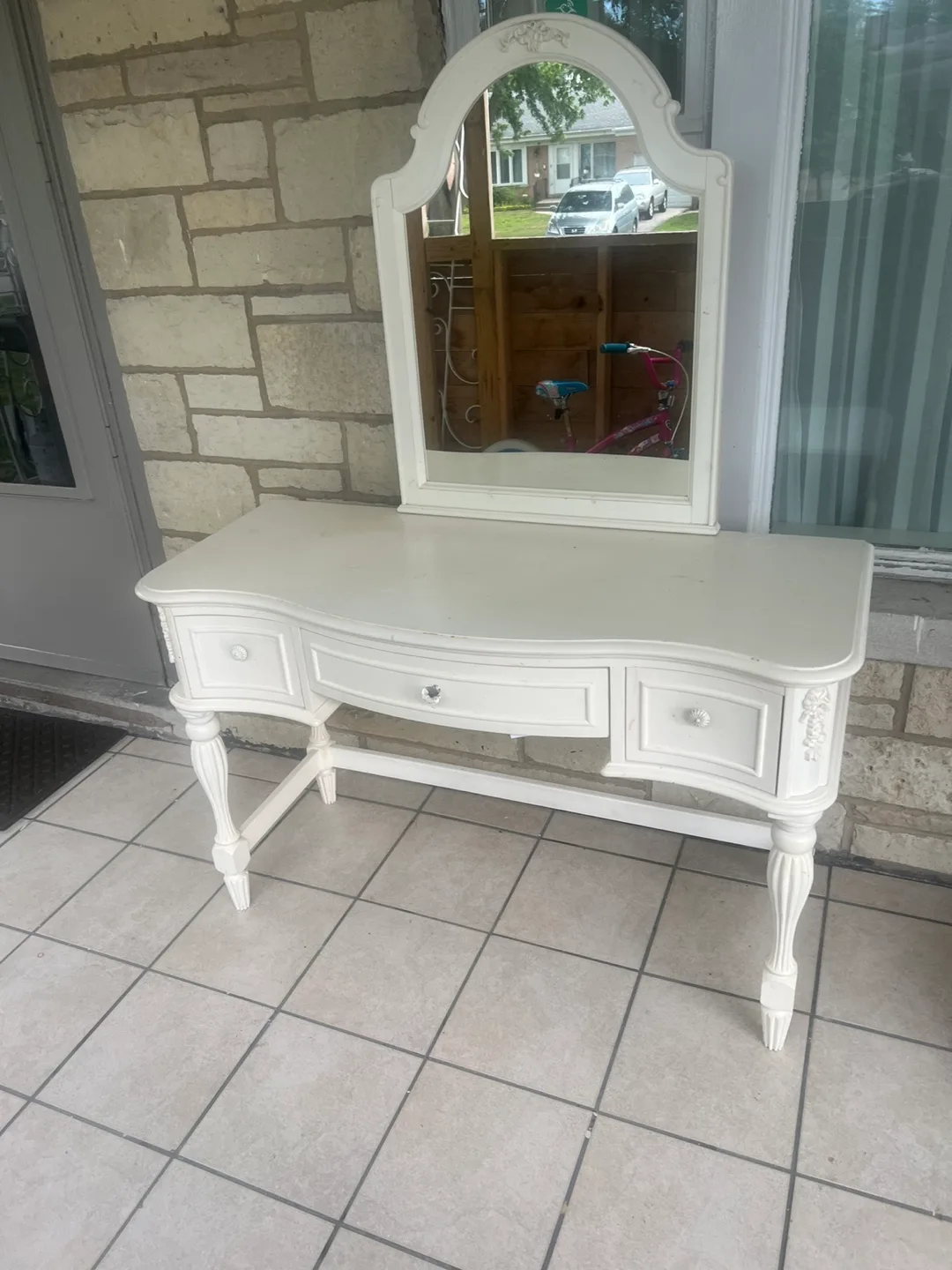 White Vanity Table with Mirror thumbnail