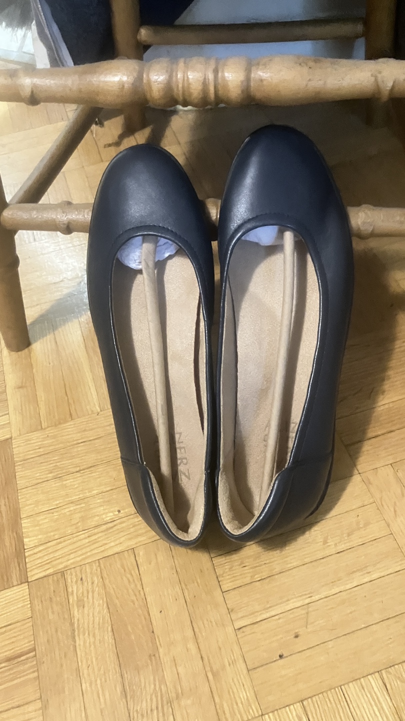 Naturalizer Black Ballet Flats Size 7