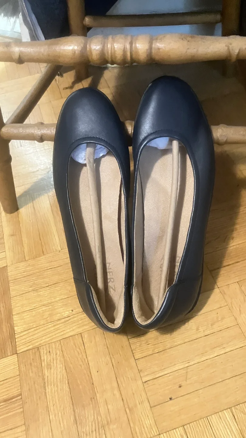 Naturalizer Black Ballet Flats Size 7