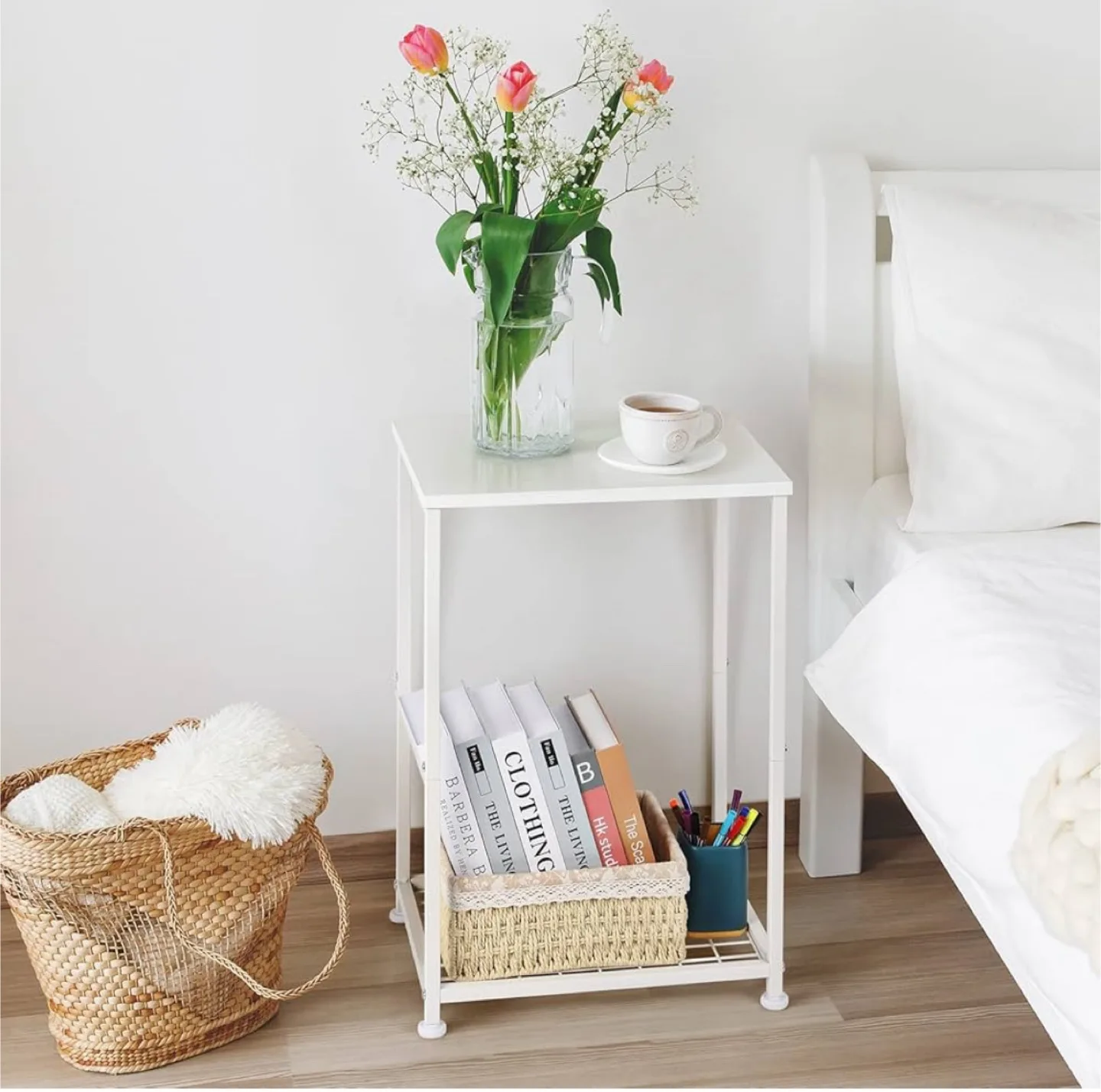 White Smusei Side Table image indicator(3)