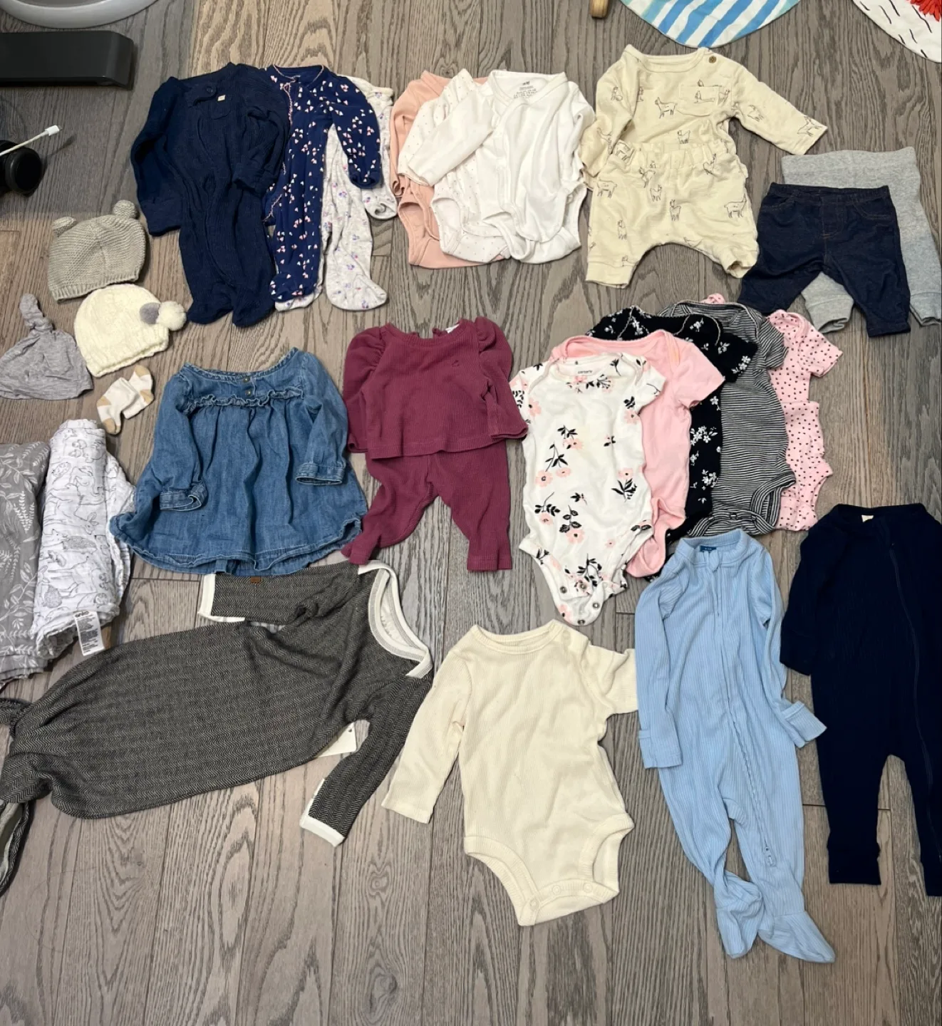 Carter’s / Gap / Juddlies / H&M NB & 0-3M Baby Clothes Bundle thumbnail