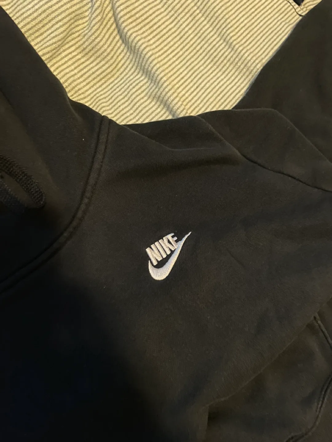 Nike women hoodie thumbnail