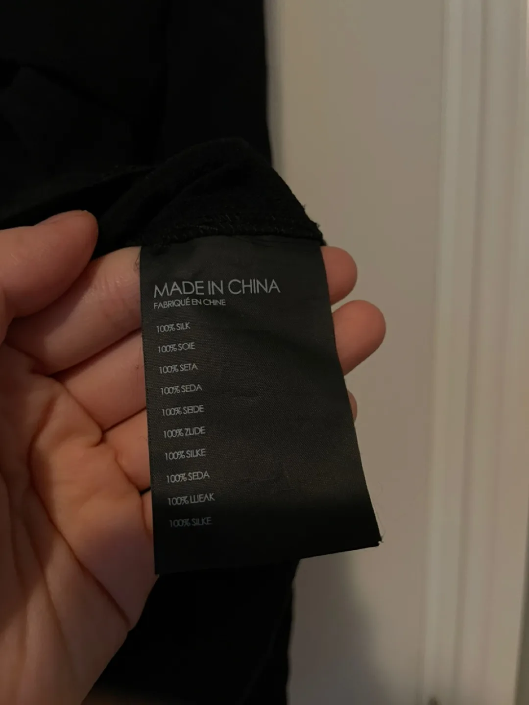 Club Monaco Black Silk Blouse Size L image indicator(3)