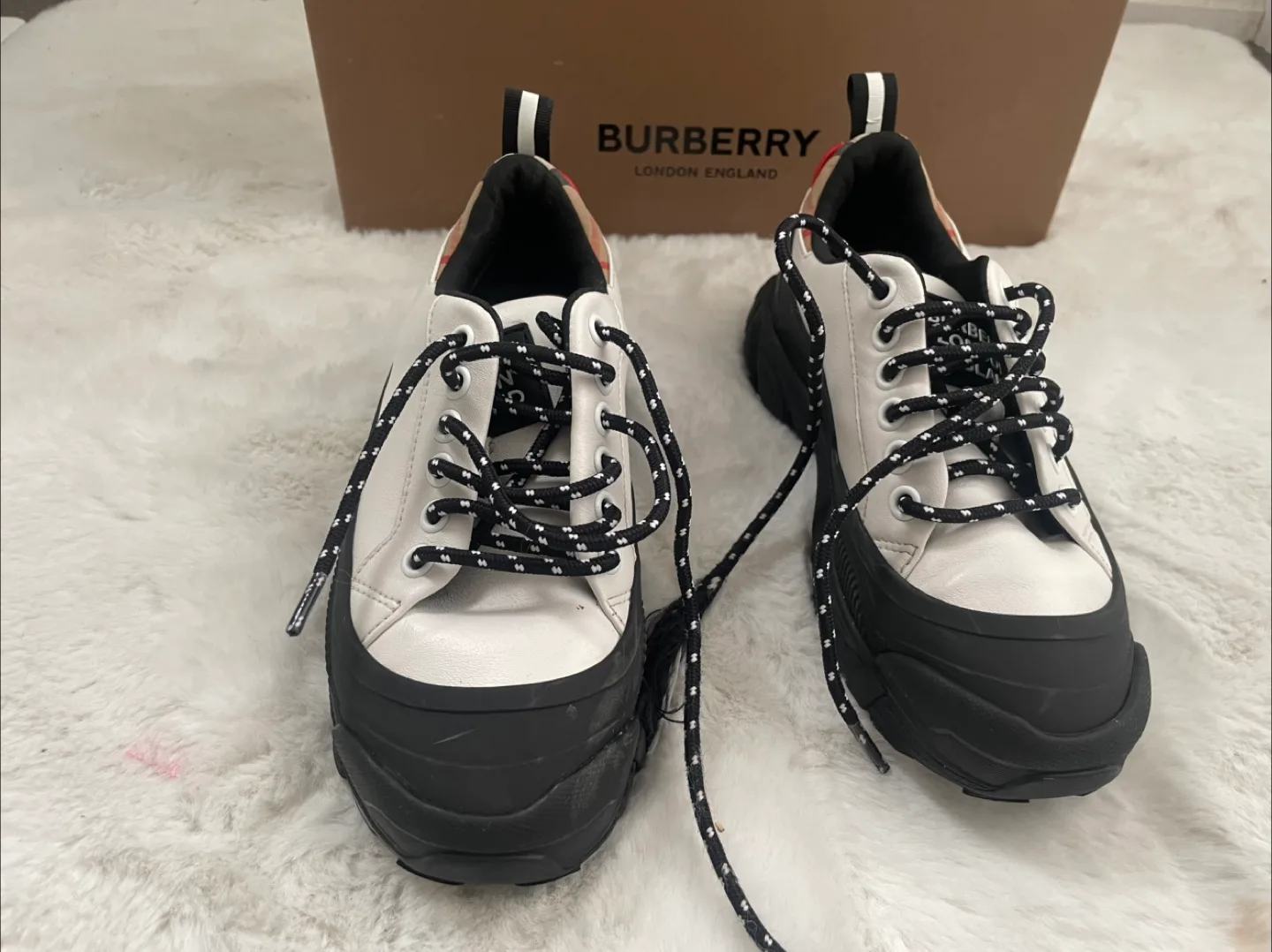 Burberry Sneakers, White/Black, with Box kids size 31 thumbnail