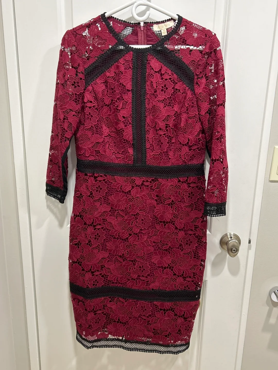 Etcetera Size 8 Lace Dress thumbnail