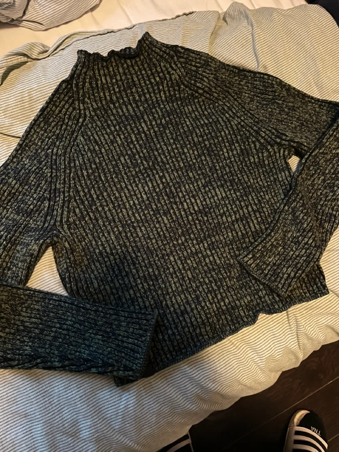 Lululemon Sweater Size 6 image indicator(5)