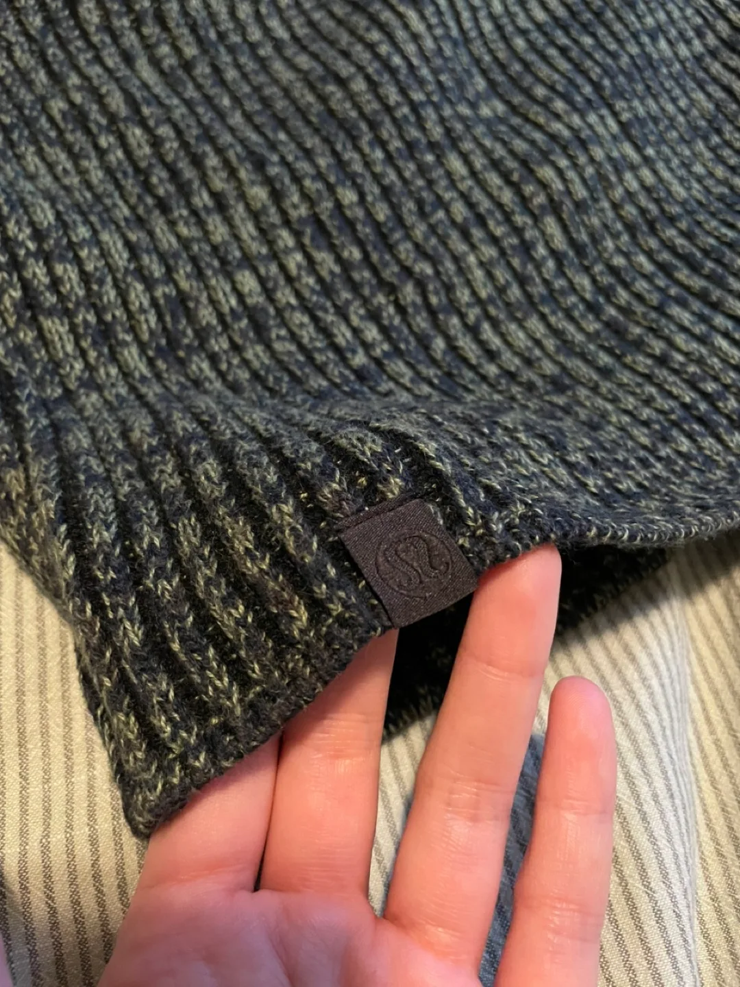 Lululemon Sweater Size 6 image indicator(4)