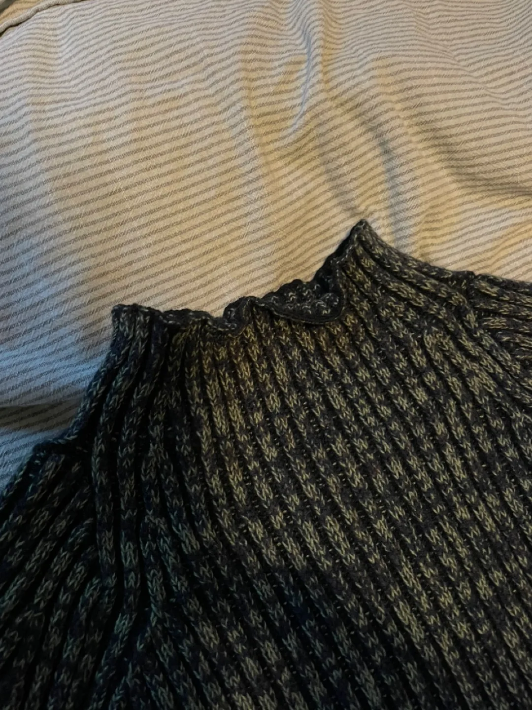 Lululemon Sweater Size 6 image indicator(6)