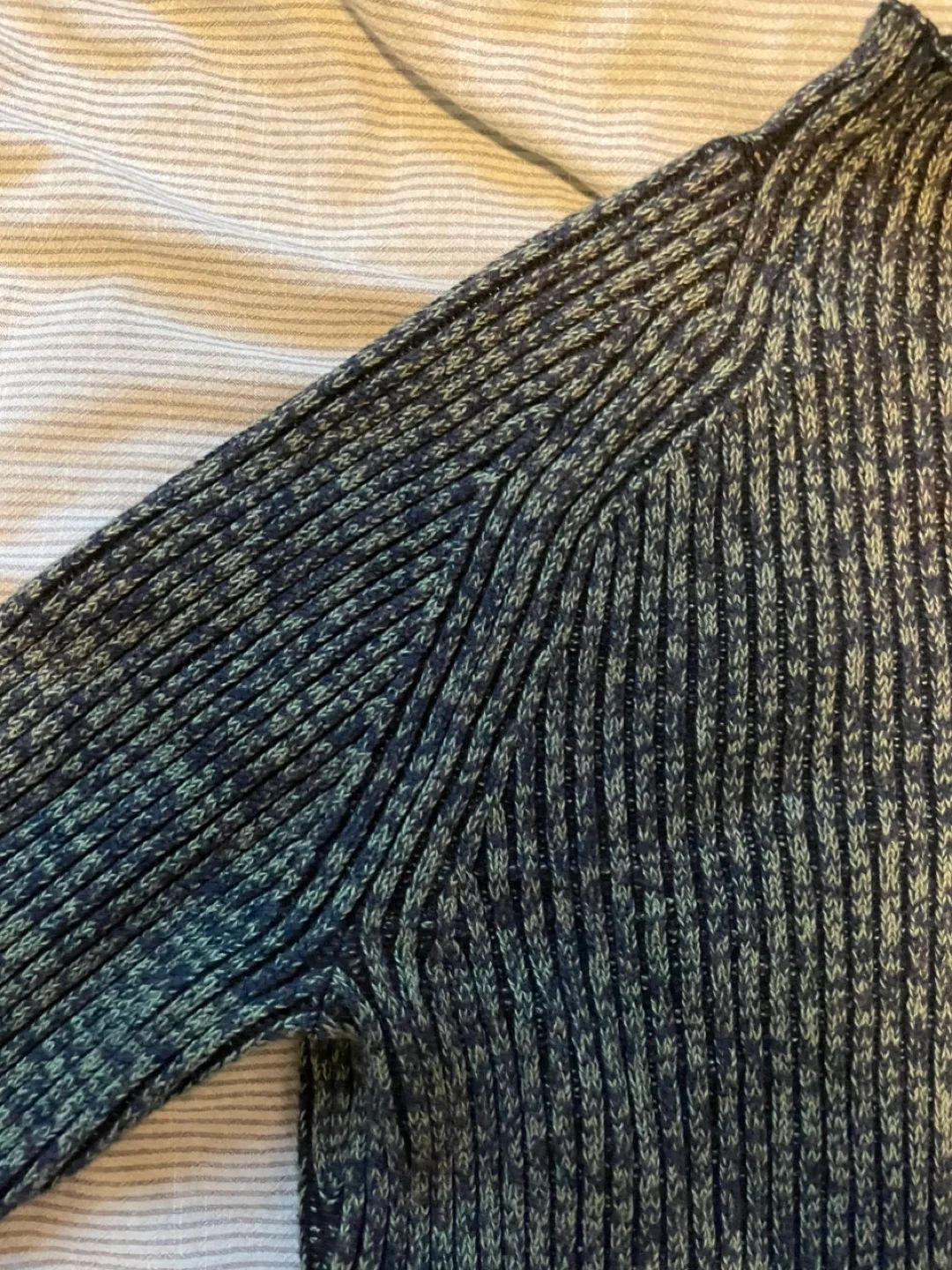 Lululemon Sweater Size 6 image indicator(7)
