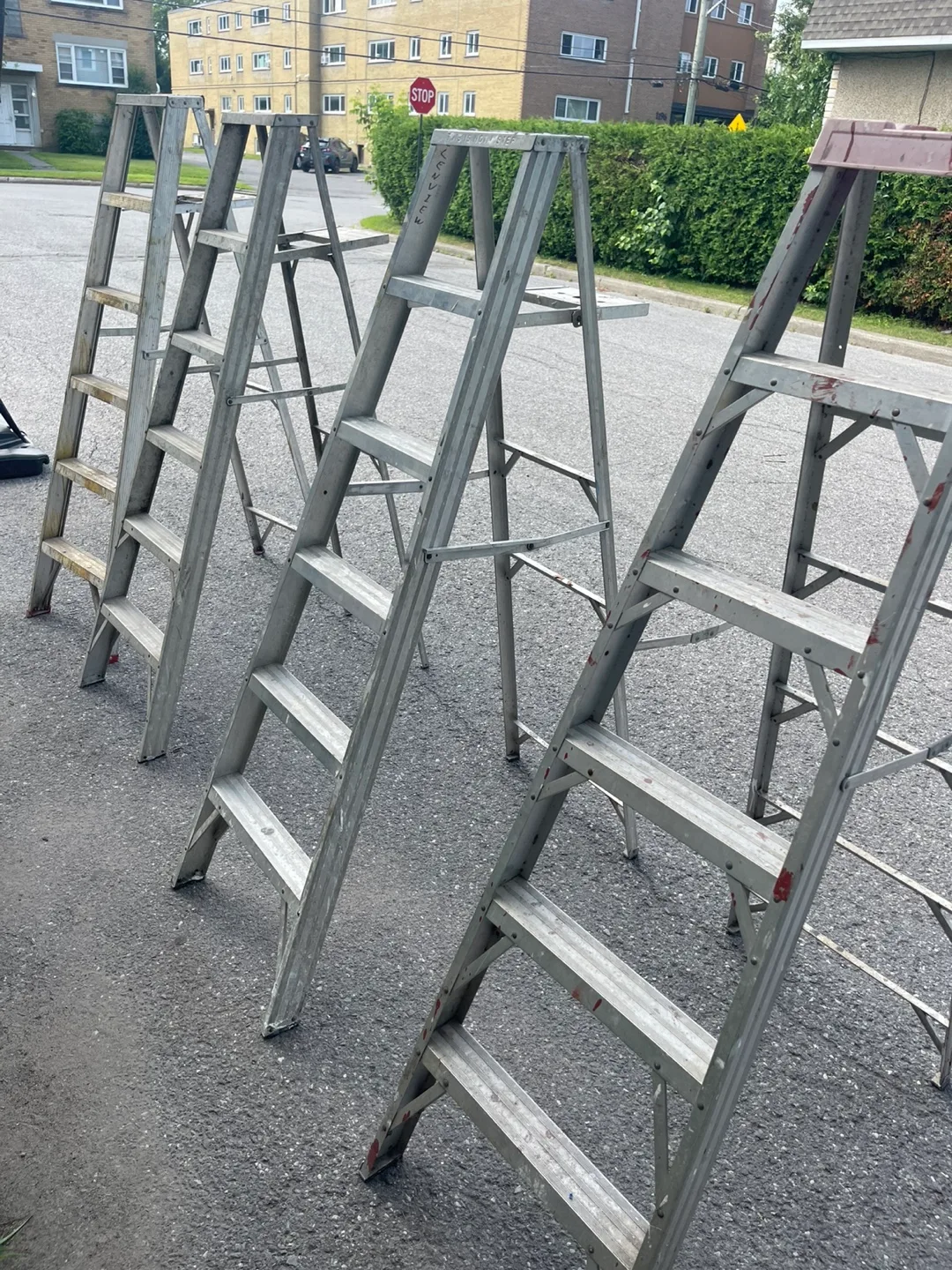 Aluminum Ladder - Used image indicator(2)