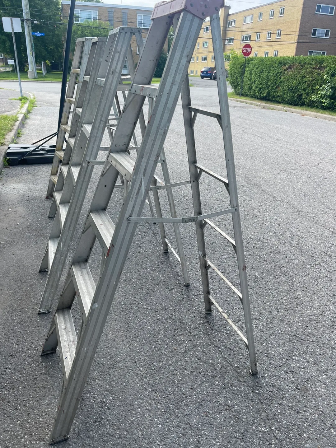 Aluminum Ladder - Used thumbnail