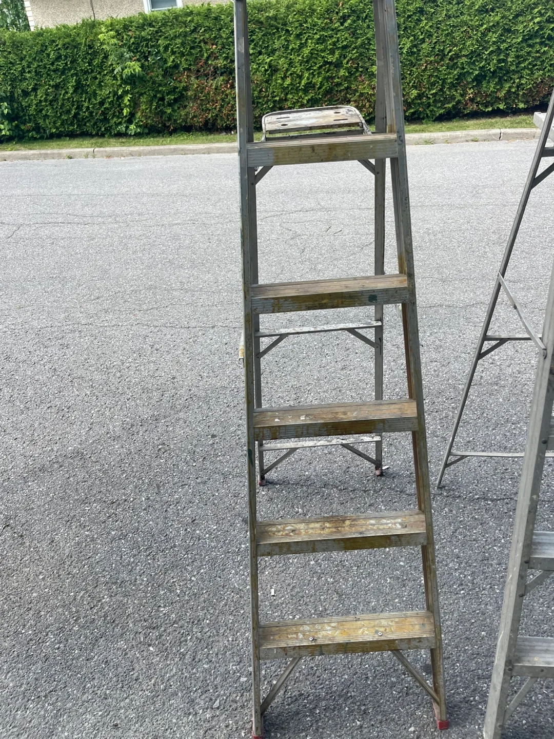 Aluminum Ladder - Used image indicator(3)