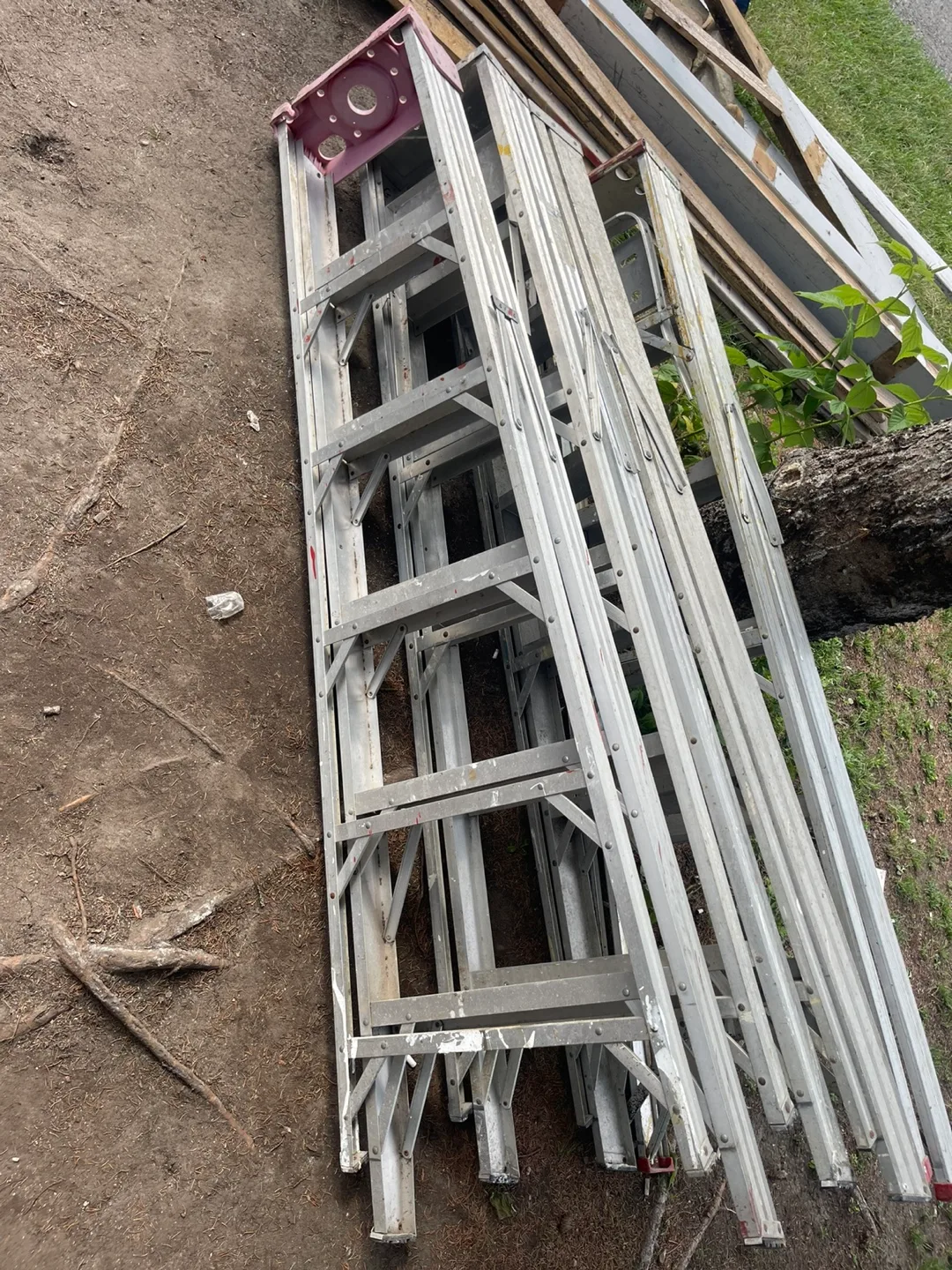Aluminum Ladder - Used image indicator(7)