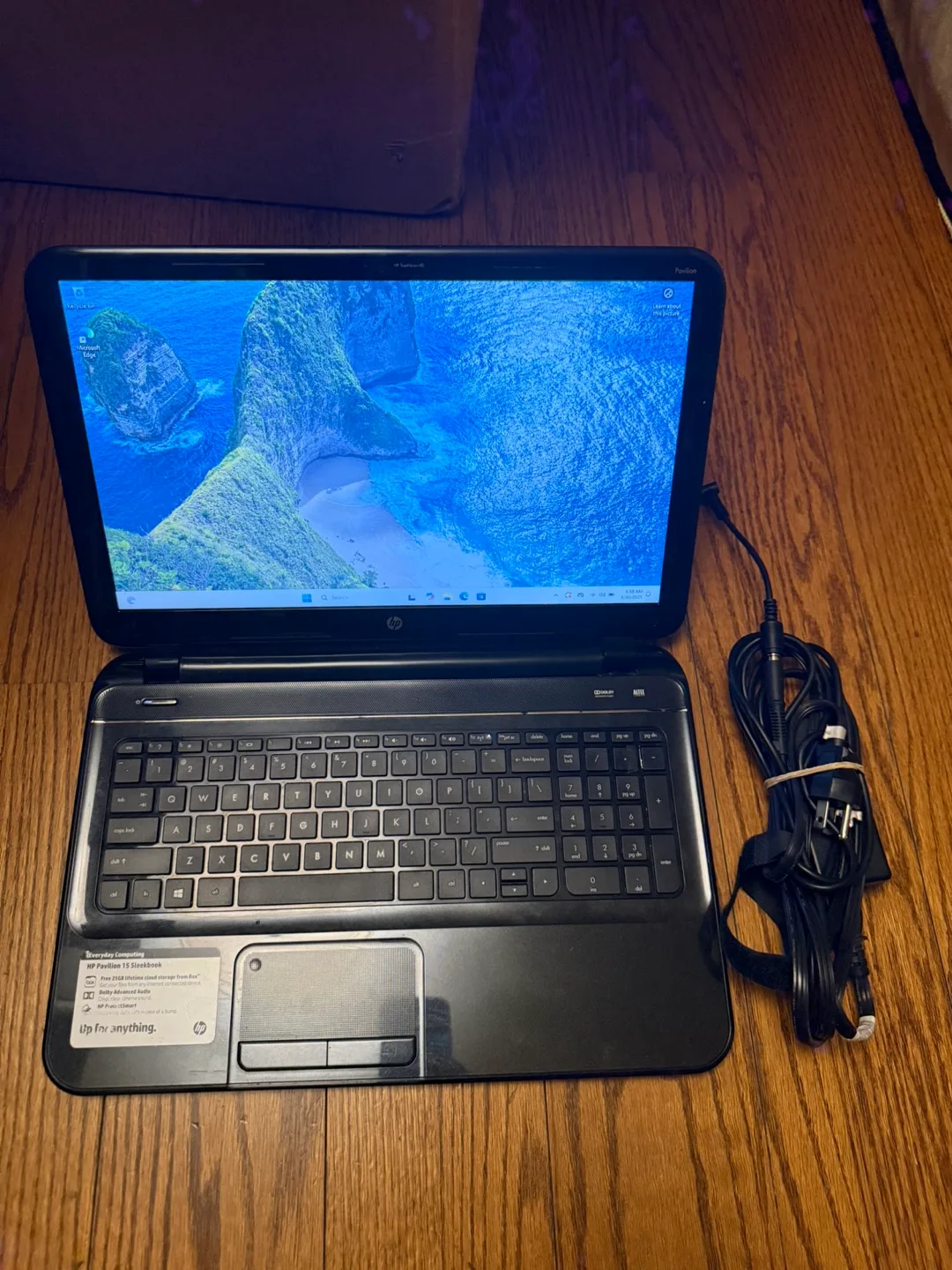 HP Pavilion 15”/8GB RAM/256GB SSD/Fully Functional/Good Battery thumbnail