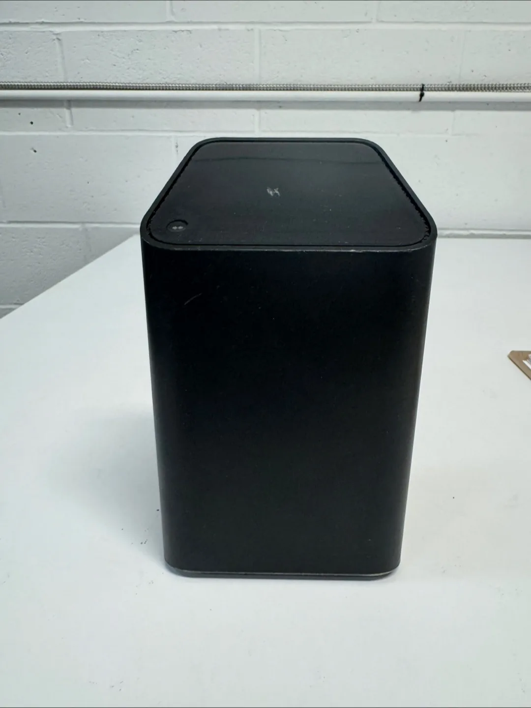 Bell Home Hub 4000 Giga Hub Modem Router (Used – Good Condition) thumbnail