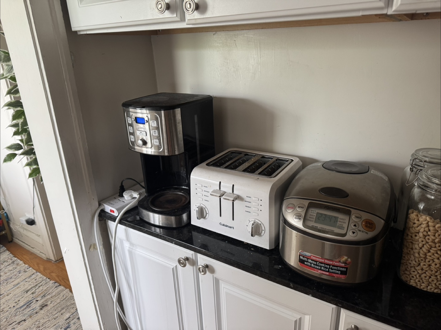 GIVEAWAY SALE ASAP! Home Furniture needs to go! - photo 4