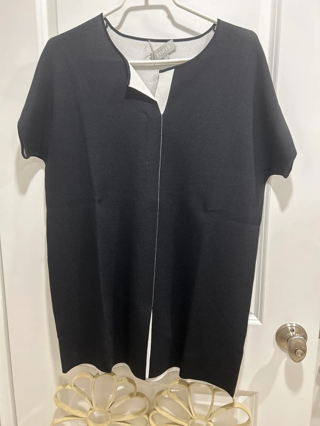 PORTS Black & White Top - Size L thumbnail