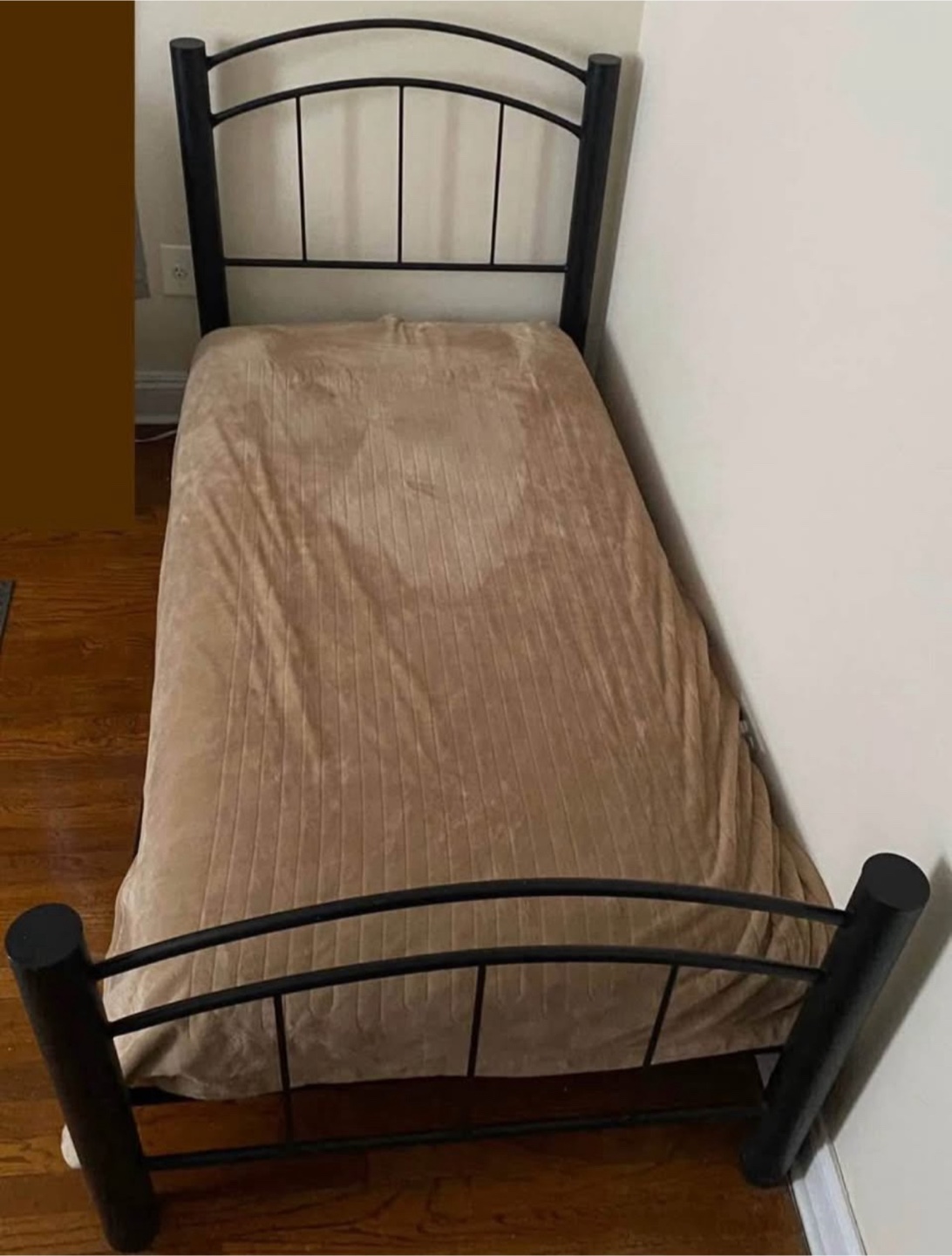 Black Metal Twin Bed Frame - photo 2
