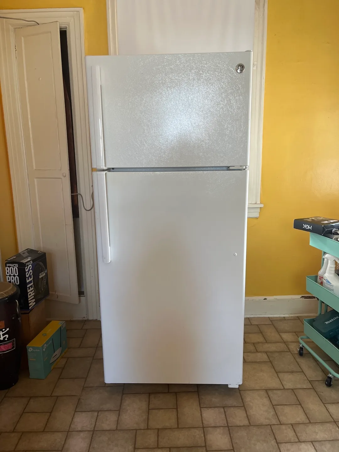 White Refrigerator thumbnail