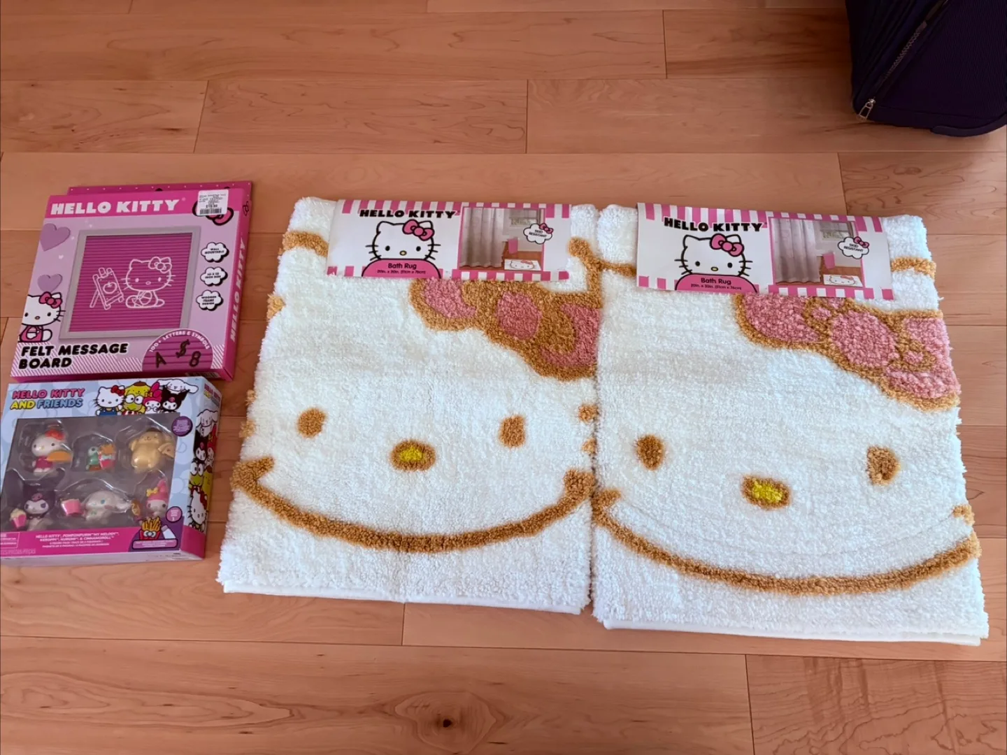 New Hello Kitty Felt Board, Bath Rug & Friends Figures thumbnail