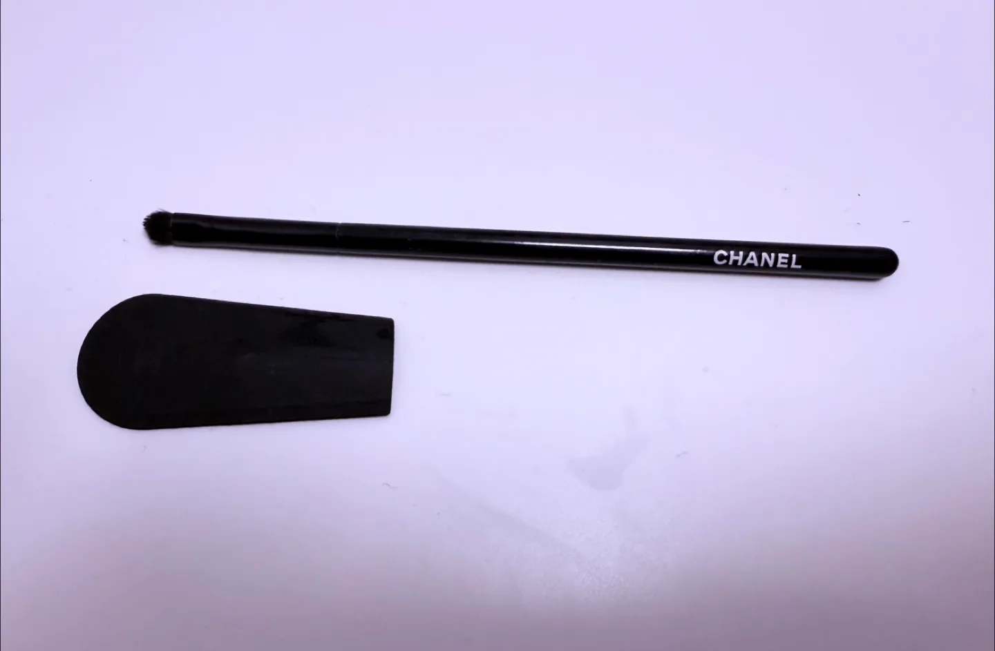 Chanel Eye Contour N° 203 Brush thumbnail