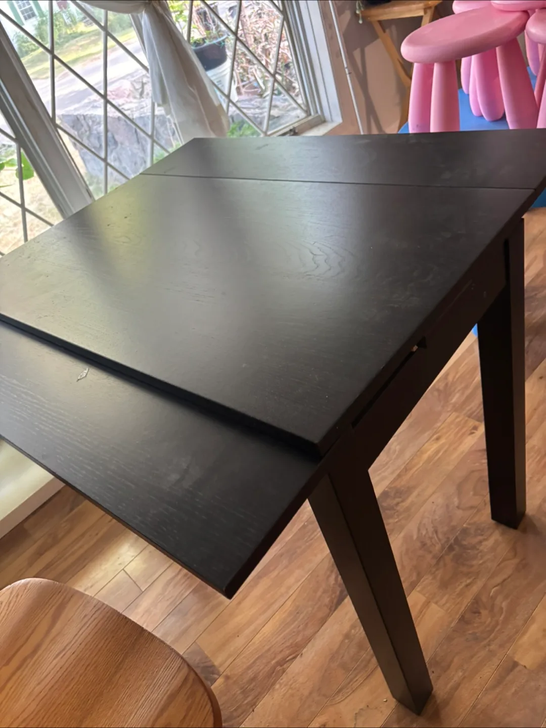 Black Extendable Dining Table thumbnail