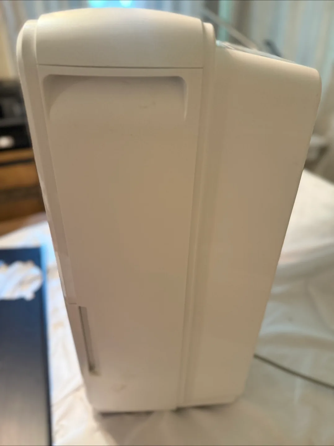Insignia Dehumidifier NS-DHPSOWH1-C thumbnail