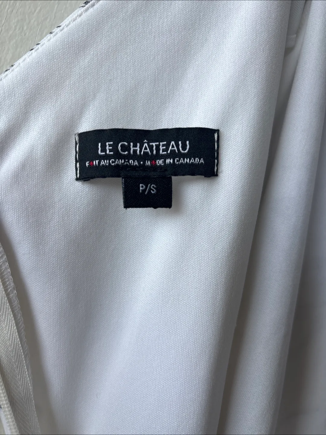 Le Chateau White Floral Dress - Size P/S image indicator(3)