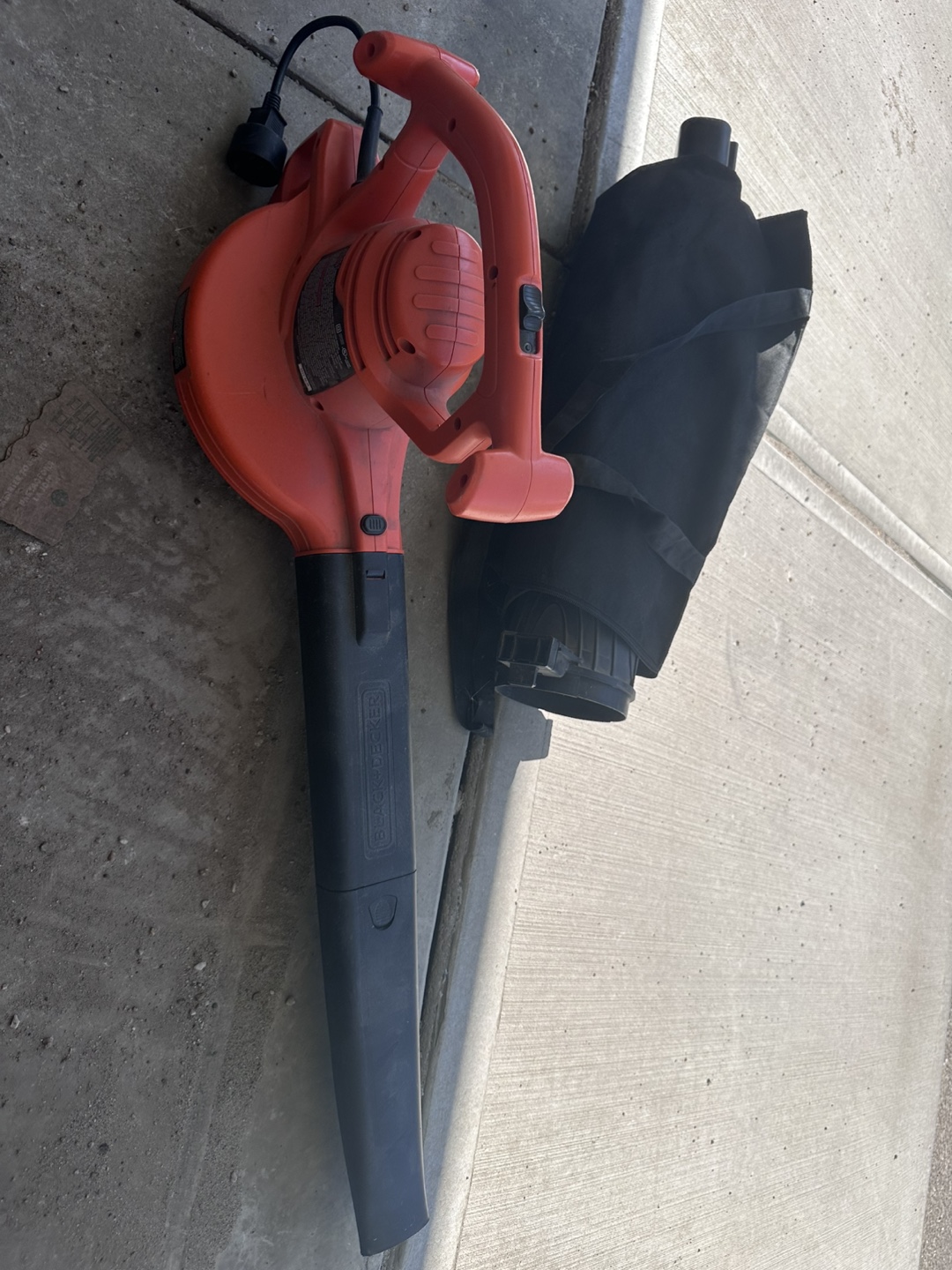 Black+Decker BV3100 Blower/Vac - photo 2