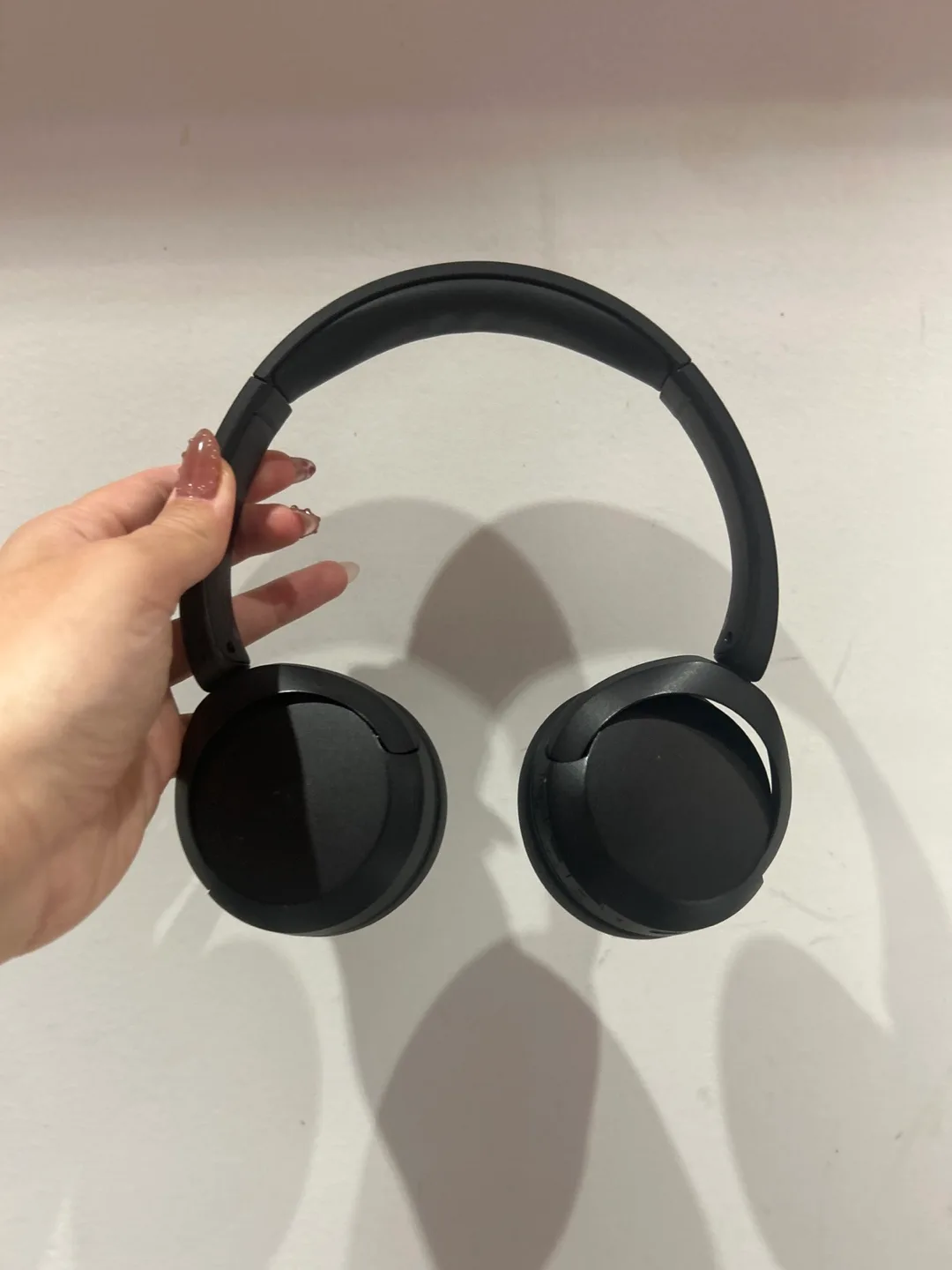Sony Wireless Headphones thumbnail