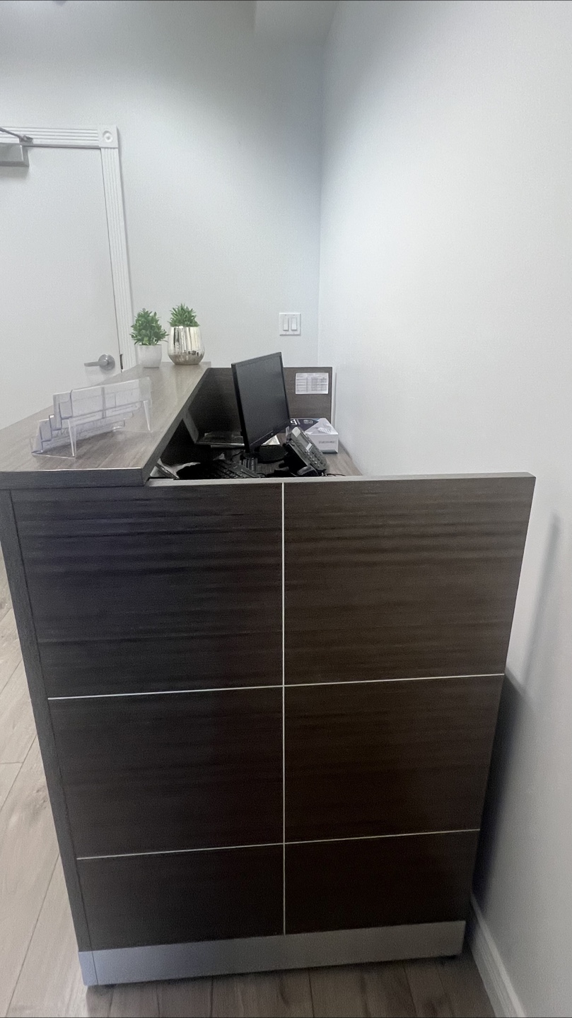 Reception Desk - photo 2