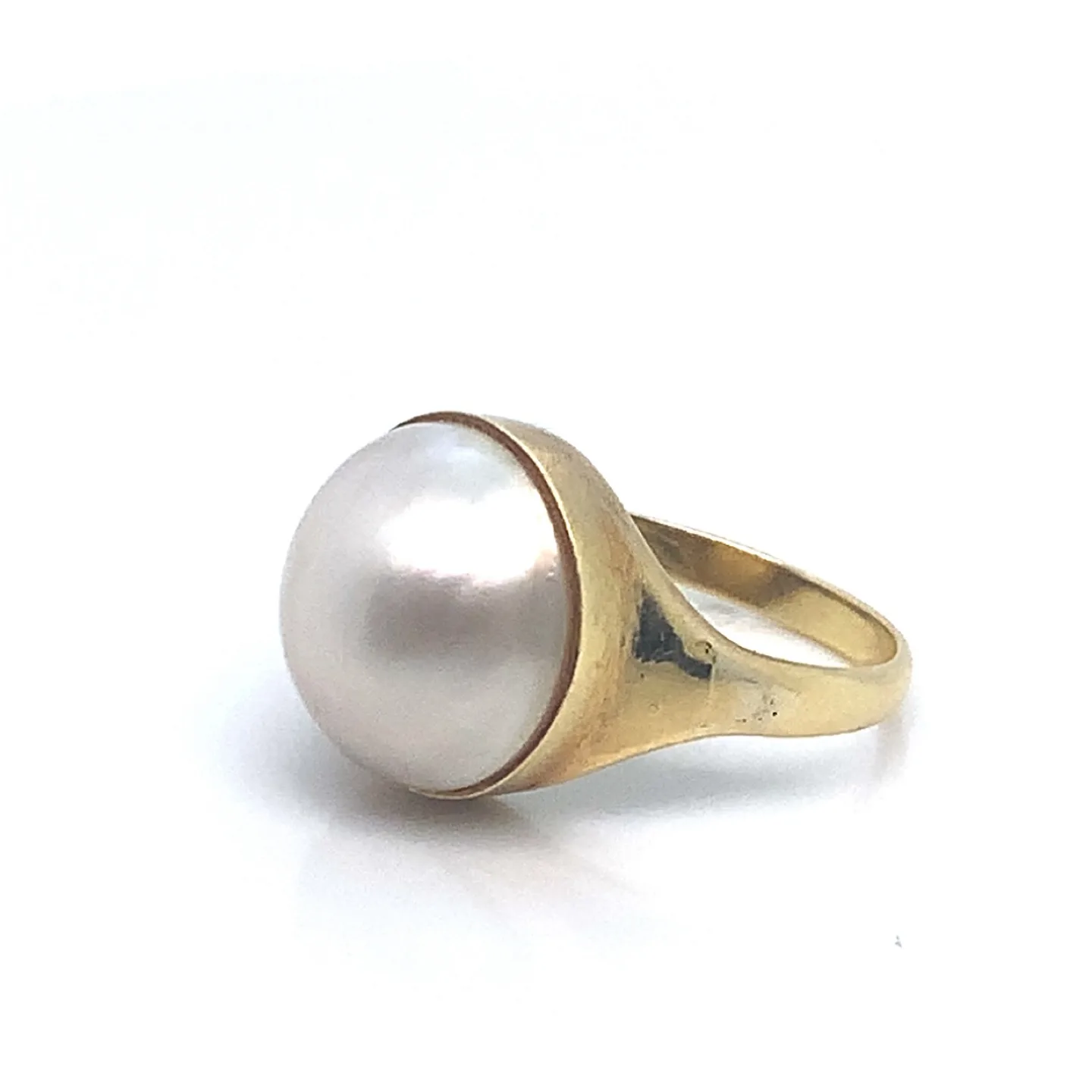 18K Yellow Gold Mabé Pearl Ring image indicator(3)