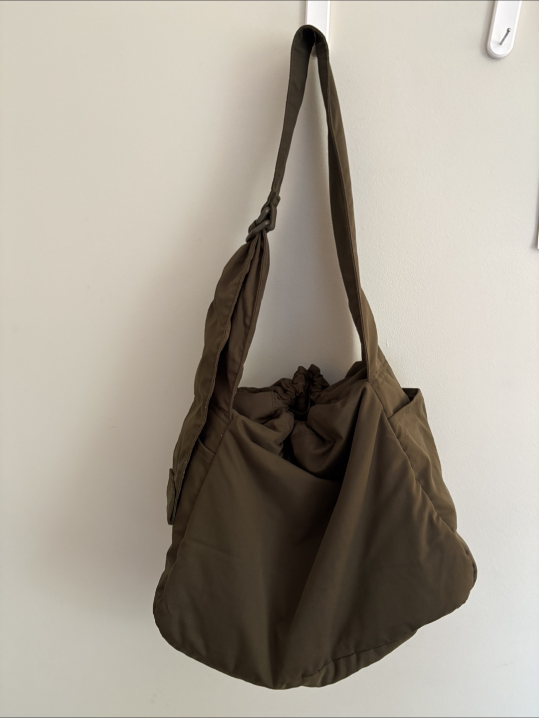 UNIQLO Puffy Shoulder Bag - Olive - photo 2